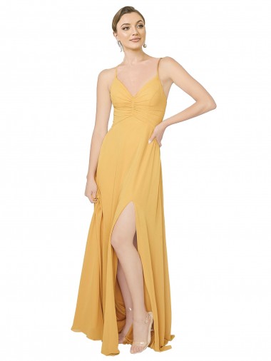 Chiffon Decote V Sem Mangas Abrir de volta Comprimento Chão Linha A Longo Vestidos de Madrinha Baratos