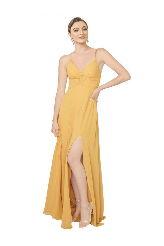 Chiffon Decote V Sem Mangas Abrir de volta Comprimento Chão Linha A Longo Vestidos de Madrinha Baratos