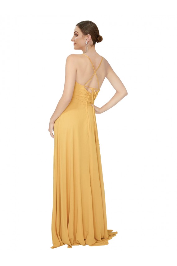 Chiffon Decote V Sem Mangas Abrir de volta Comprimento Chão Linha A Longo Vestidos de Madrinha Baratos