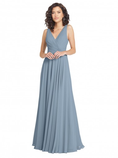 Chiffon Decote V Sem Mangas Costas em V Comprimento Chão Linha A Vestidos de Festa / Vestidos de Madrinha Baratos
