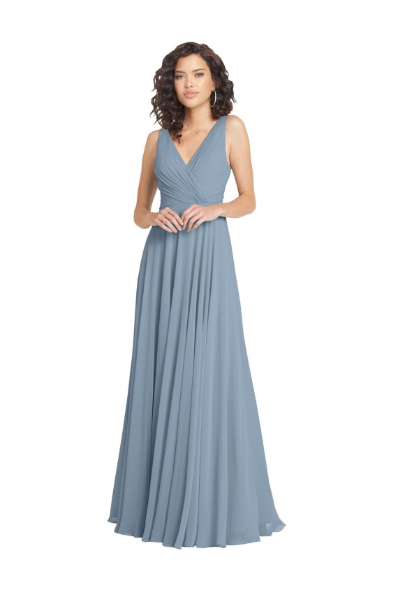 Chiffon Decote V Sem Mangas Costas em V Comprimento Chão Linha A Vestidos de Festa / Vestidos de Madrinha Baratos