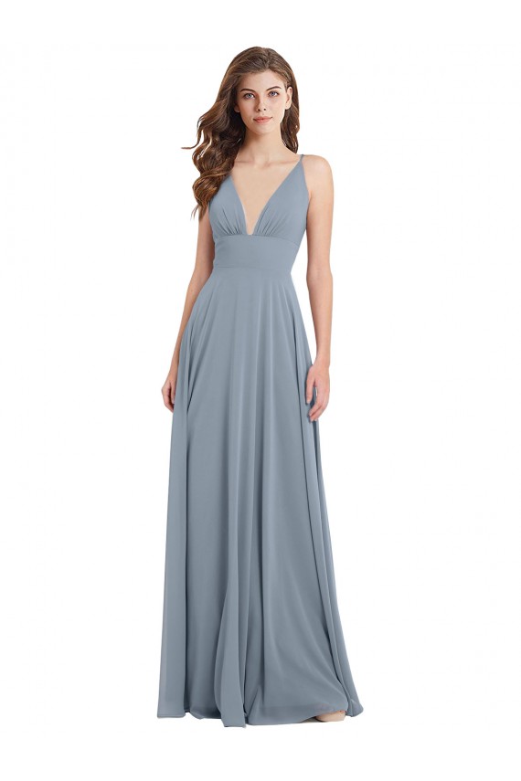 Chiffon Decote V Sem Mangas Costas em V Comprimento Chão Linha A Vestido de Festa / Vestido de Madrinha Baratos