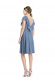 Chiffon Decote V Mangas Curtas Costas em V Comprimento Cocktail Vestidos de Madrinha Baratos