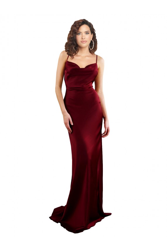 Cetim Sedoso Decote Capuz Sem Mangas Criss Cruz Comprimento Chão Bainha Vestido de Madrinha / Vestido de Noite / Vestido de Festa Baratos
