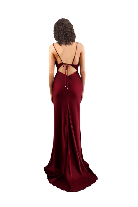 Cetim Sedoso Decote Capuz Sem Mangas Criss Cruz Comprimento Chão Bainha Vestido de Madrinha / Vestido de Noite / Vestido de Festa Baratos