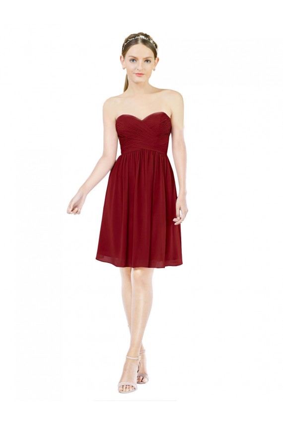 Chiffon Amor Sem Mangas Comprimento Joelho Vestidos de Madrinha / Vestidos de Cocktail / Vestidos de Homecoming Baratos