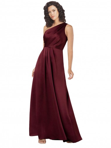 Cetim Sedoso Um Ombro Sem Mangas Comprimento Chão Borgonha Linha A Vestidos de Madrinha / Vestidos de Noite / Vestidos de Festa Baratos