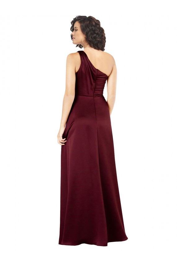 Cetim Sedoso Um Ombro Sem Mangas Comprimento Chão Borgonha Linha A Vestidos de Madrinha / Vestidos de Noite / Vestidos de Festa Baratos