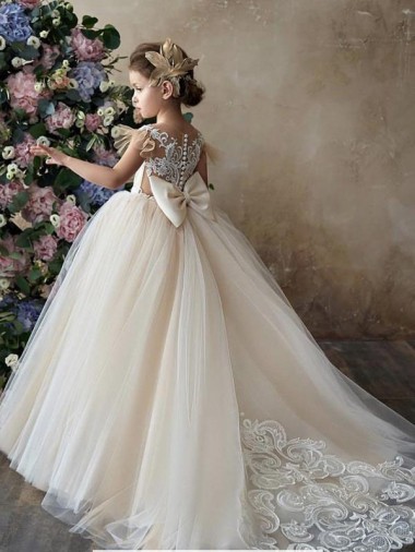 Tule & Renda Amor Sem Mangas Comboio Capela Vestidos para Meninas de Flores Baratos