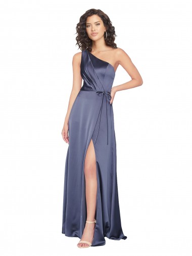 Cetim Sedoso Um Ombro Sem Mangas Comprimento Chão Linha A Crepúsculo Vestidos de Madrinha / Vestidos de Noite / Vestidos de Festa Baratos