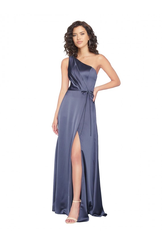 Cetim Sedoso Um Ombro Sem Mangas Comprimento Chão Linha A Crepúsculo Vestidos de Madrinha / Vestidos de Noite / Vestidos de Festa Baratos