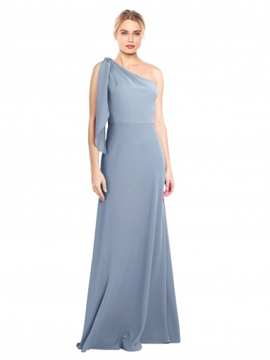 Crepe Esticado Um Ombro Mangas Esvoaçantes Comprimento Chão Vestidos de Madrinha / Vestidos de Noite / Vestidos de Festa Baratos