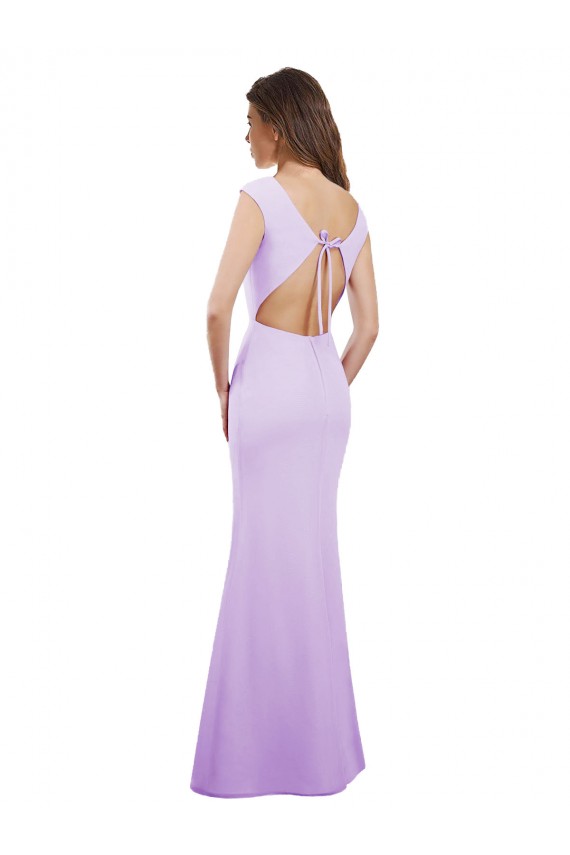 Chiffon Decote redondo Mangas Curtas Abrir de volta Comprimento Chão Vestidos de Madrinha Baratos