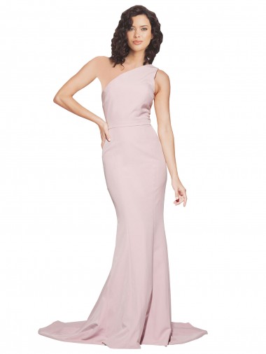 Crepe Esticado Um Ombro Sem Mangas Comboio Varredela Longo Bainha Vestidos de Madrinha / Vestidos de Festa Baratos