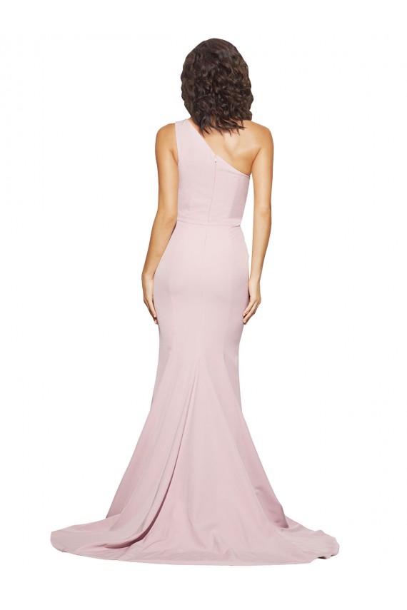 Crepe Esticado Um Ombro Sem Mangas Comboio Varredela Longo Bainha Vestidos de Madrinha / Vestidos de Festa Baratos