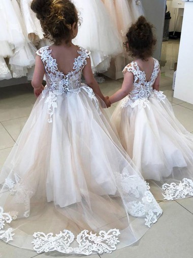 Tule & Renda Barco Sem Mangas Costas em V Comboio Capela Vestidos para Meninas de Flores Baratos