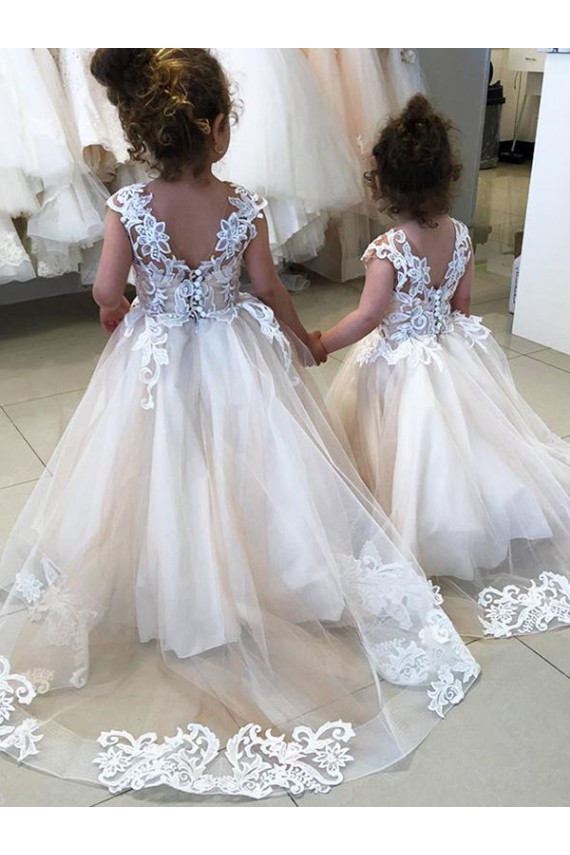 Tule & Renda Barco Sem Mangas Costas em V Comboio Capela Vestidos para Meninas de Flores Baratos