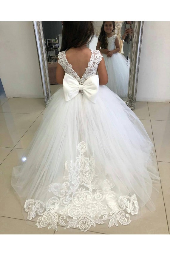 Tule & Renda Barco Sem Mangas Comboio Capela Vestidos para Meninas de Flores Baratos