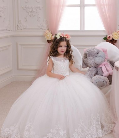 Tule & Renda Barco Sem Mangas Comboio Capela Longo Vestido de Baile Vestidos para Meninas de Flores Baratos