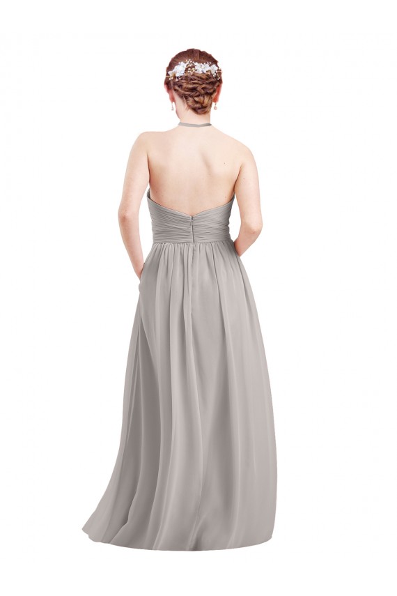 Chiffon Cabeçada Sem Mangas Abrir de volta Comprimento Chão Linha A Vestidos de Festa / Vestidos de Madrinha Baratos
