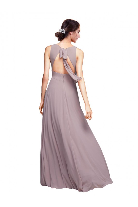 Chiffon Decote V Sem Mangas Abrir de volta Comprimento Chão Vestido de Madrinha Baratos