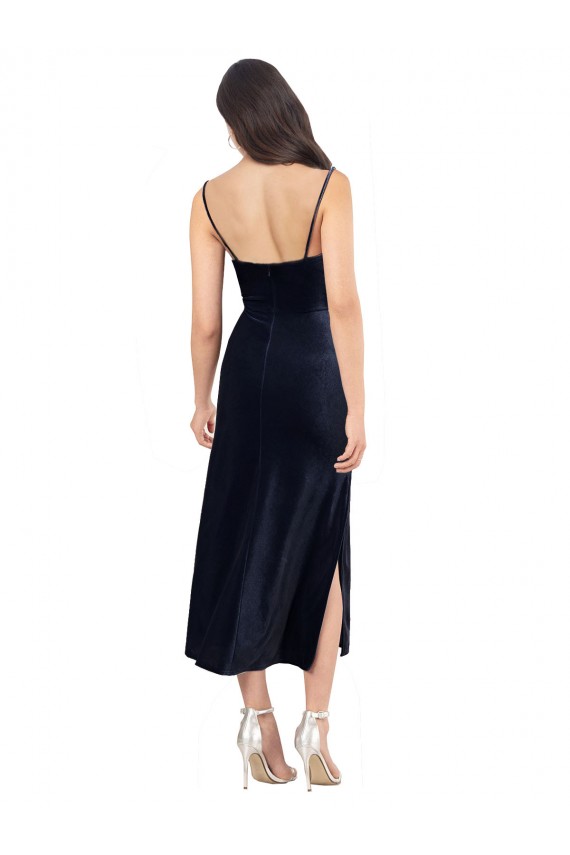 Veludo Elástico Decote Capuz Sem Mangas Lombar Comprimento Midi Vestidos de Madrinha / Vestidos de Noite / Vestidos de Festa Baratos