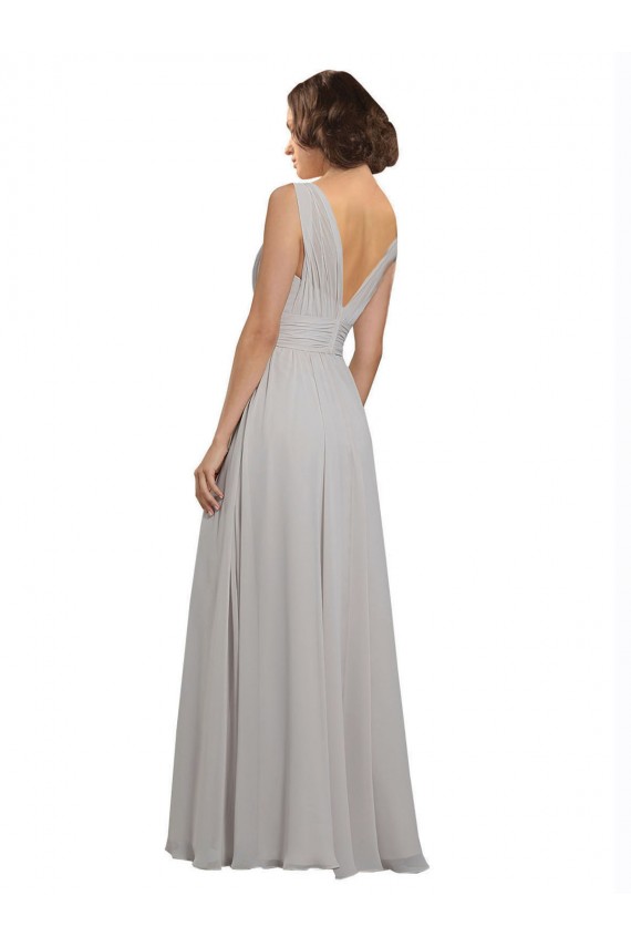 Chiffon Decote V Sem Mangas Costas em V Comprimento Chão Ostra Prata Linha A Vestidos de Madrinha Baratos