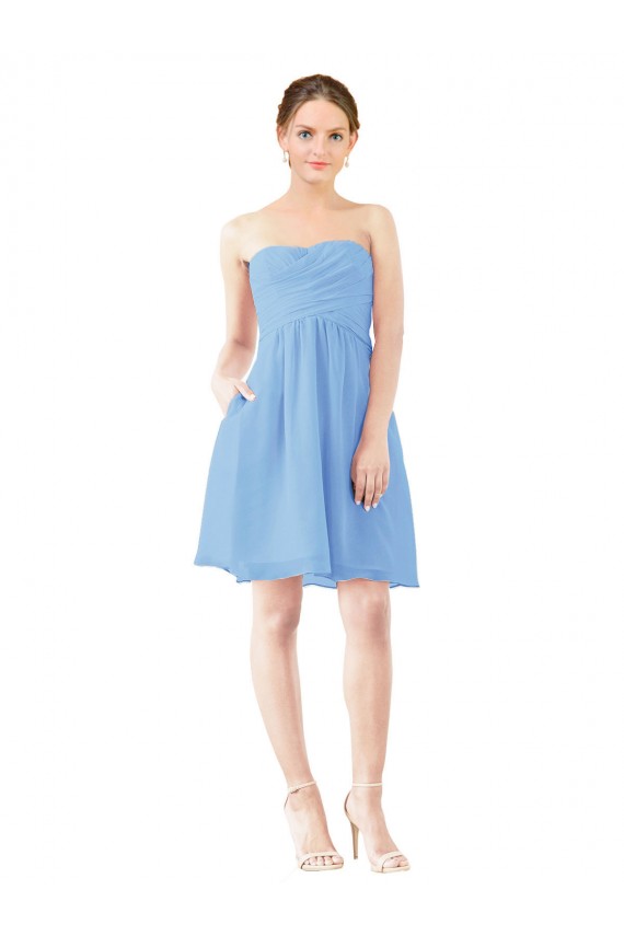 Chiffon Amor Sem Mangas Abrir de volta Comprimento Joelho Vestidos de Madrinha / Vestidos de Cocktail / Vestidos de Homecoming Baratos