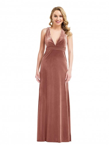 Veludo Elástico Decote V Sem Mangas Criss Cruz Comprimento Chão Vestidos de Madrinha / Vestidos de Noite / Vestidos de Festa Baratos