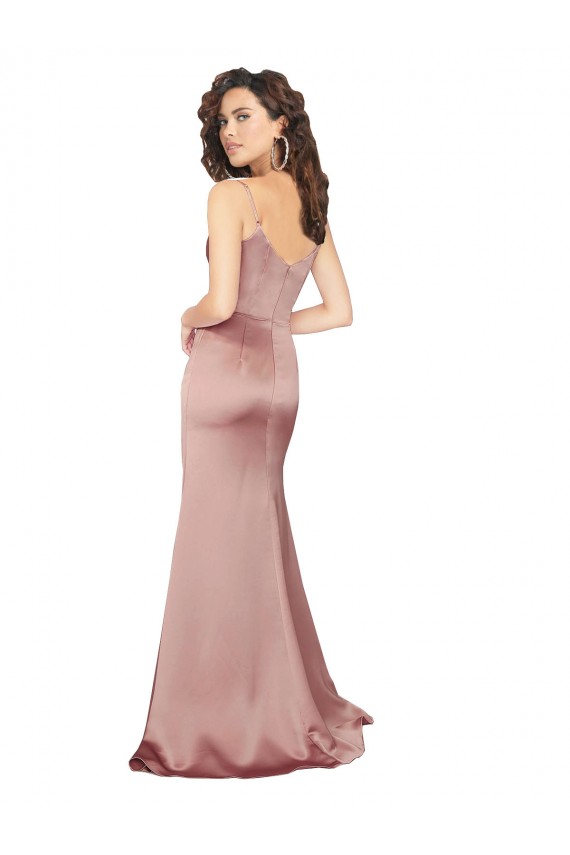 Cetim Sedoso Decote V Sem Mangas Costas em V Comprimento Chão Bainha Vestidos de Madrinha / Vestidos de Noite / Vestidos de Festa Baratos