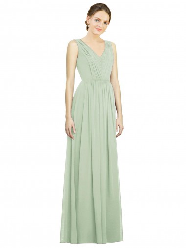 Chiffon Decote V Sem Mangas Costas em V Comprimento Chão Vestido de Festa / Vestido de Madrinha Baratos