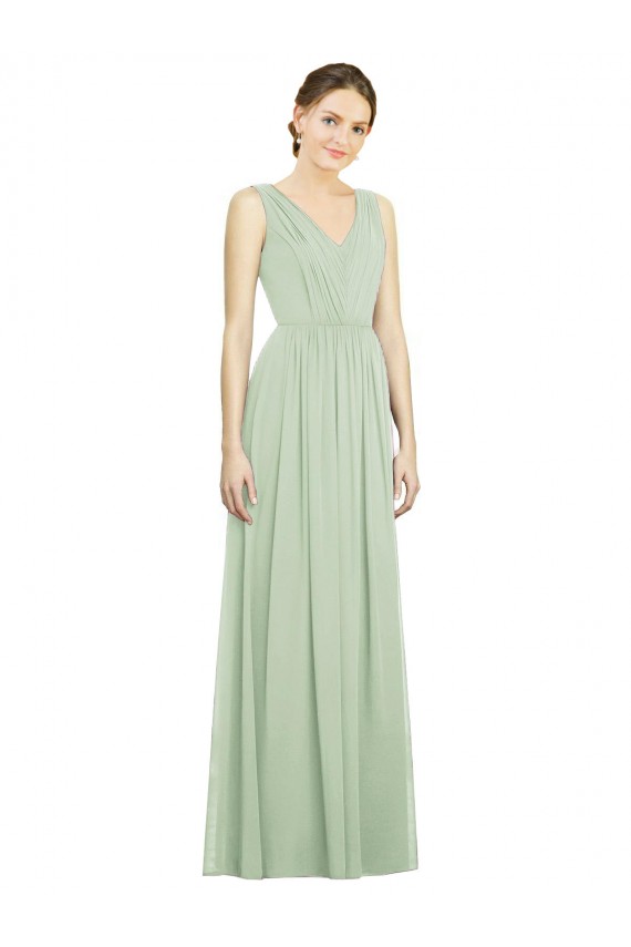 Chiffon Decote V Sem Mangas Costas em V Comprimento Chão Vestido de Festa / Vestido de Madrinha Baratos