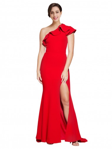 Crepe Esticado Um Ombro Sem Mangas Comboio Varredela Bainha Vestido de Madrinha / Vestido de Festa Baratos