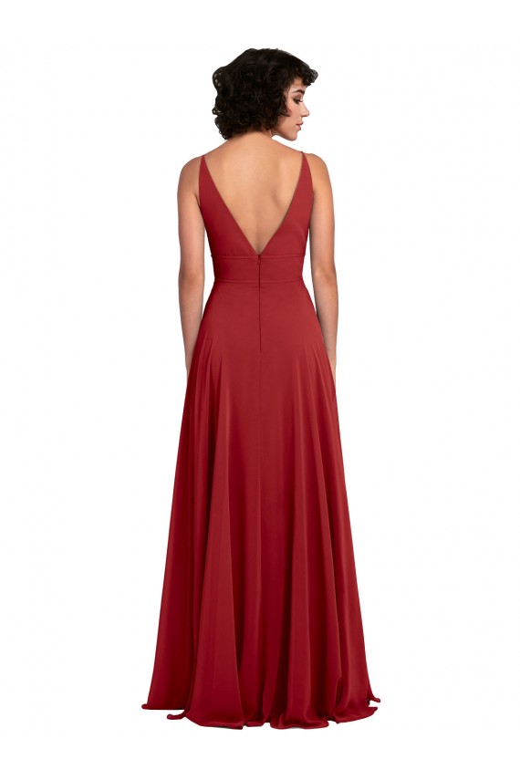 Chiffon Decote V Sem Mangas Costas em V Comprimento Chão Linha A Vestido de Madrinha Baratos